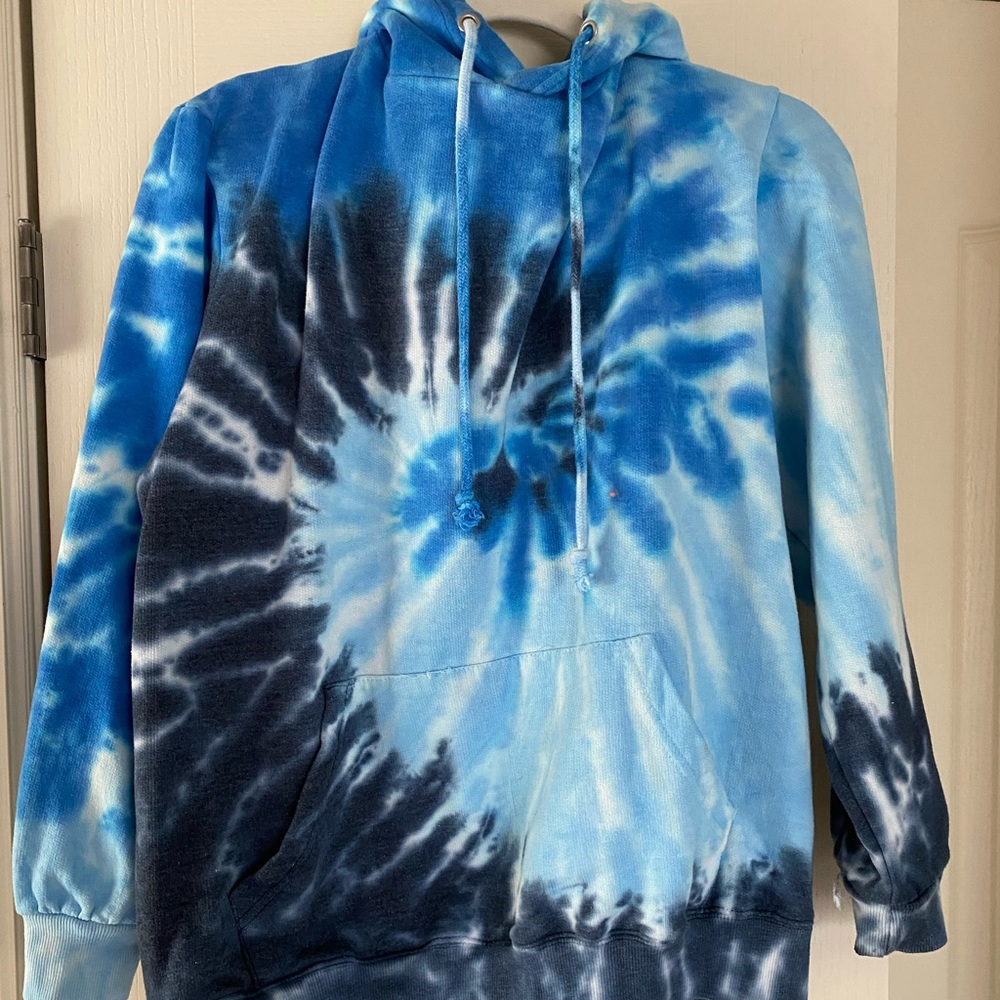 tie dye hoodie